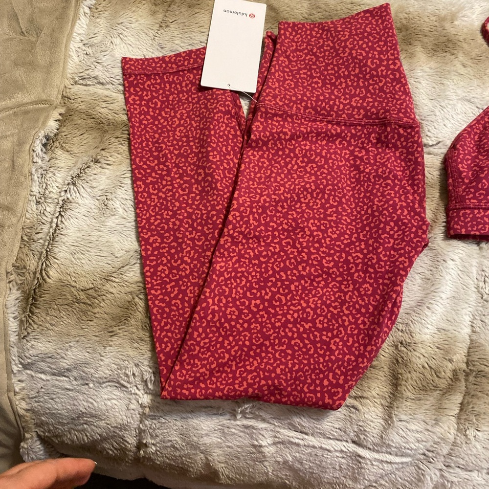 Align leggings daisy